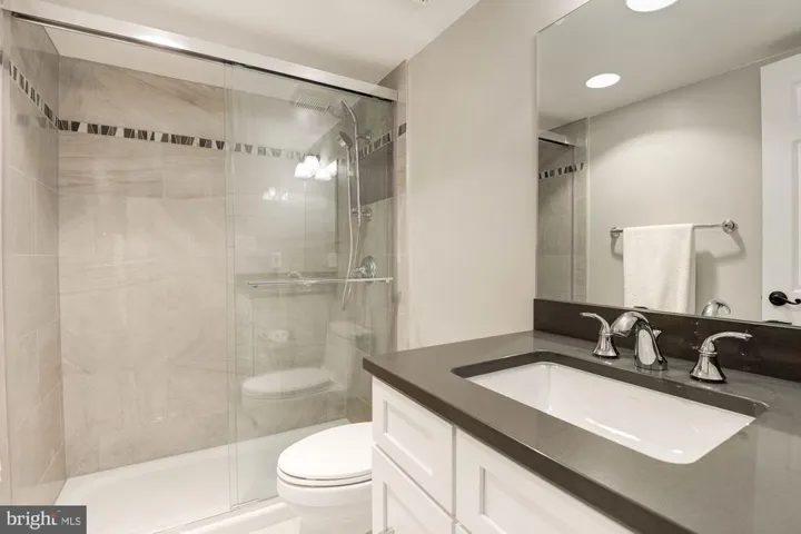 3800 Powell Ln #1125, Falls Church, Virginia 22041