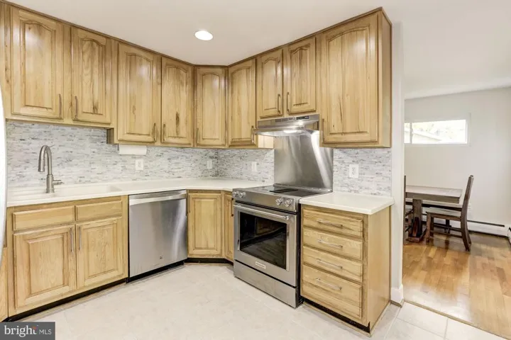 10136 Spring Lake Ter, Fairfax, Virginia 22030