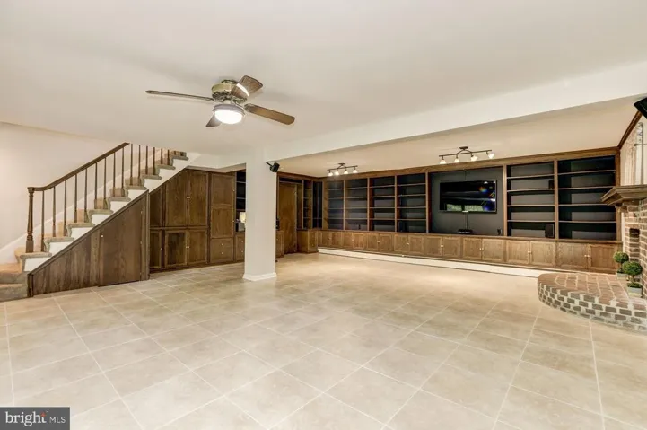 10136 Spring Lake Ter, Fairfax, Virginia 22030
