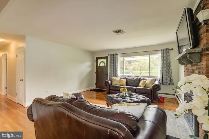 10136 Spring Lake Ter, Fairfax, Virginia 22030