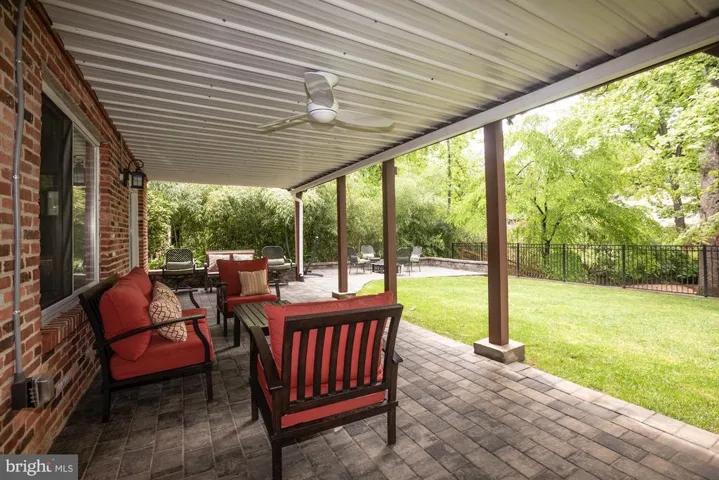 10136 Spring Lake Ter, Fairfax, Virginia 22030