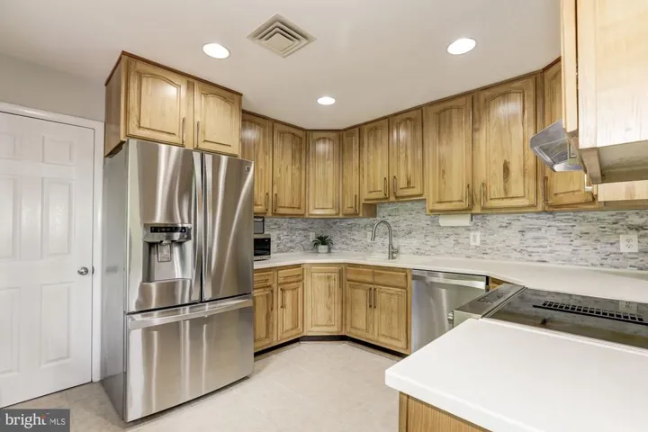 10136 Spring Lake Ter, Fairfax, Virginia 22030