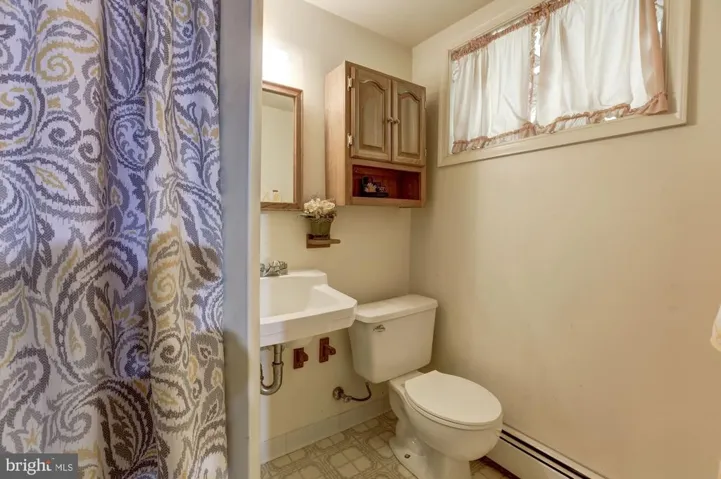 10136 Spring Lake Ter, Fairfax, Virginia 22030
