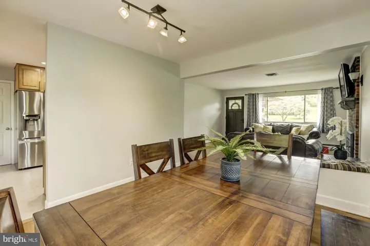 10136 Spring Lake Ter, Fairfax, Virginia 22030