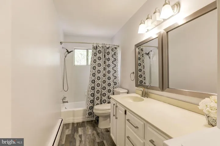 10136 Spring Lake Ter, Fairfax, Virginia 22030