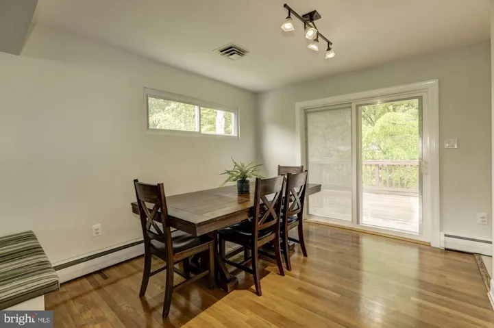 10136 Spring Lake Ter, Fairfax, Virginia 22030
