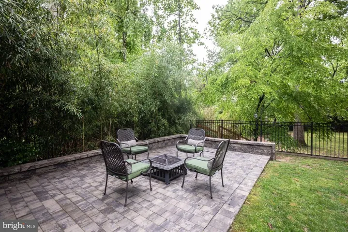 10136 Spring Lake Ter, Fairfax, Virginia 22030