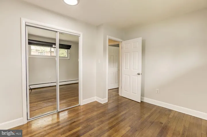 10136 Spring Lake Ter, Fairfax, Virginia 22030