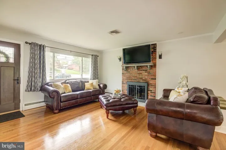 10136 Spring Lake Ter, Fairfax, Virginia 22030