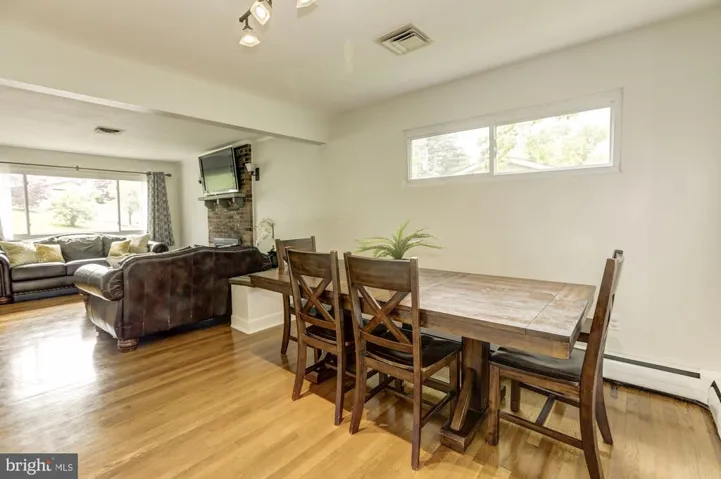 10136 Spring Lake Ter, Fairfax, Virginia 22030