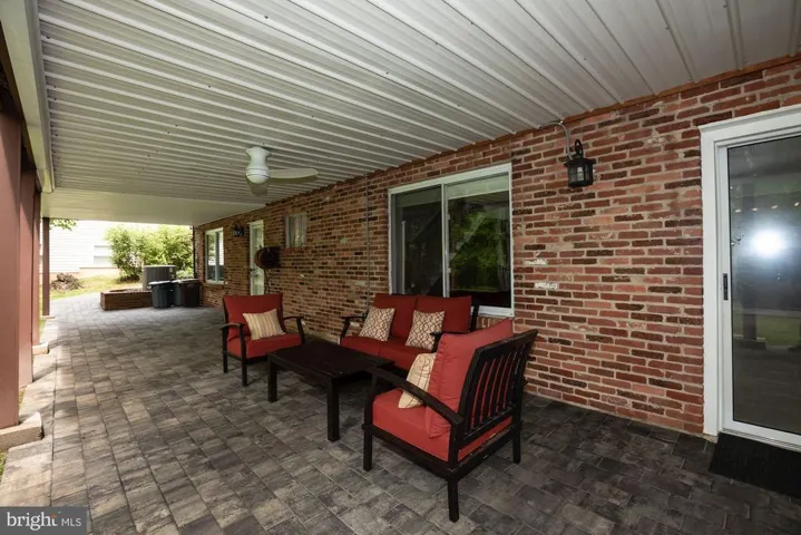 10136 Spring Lake Ter, Fairfax, Virginia 22030