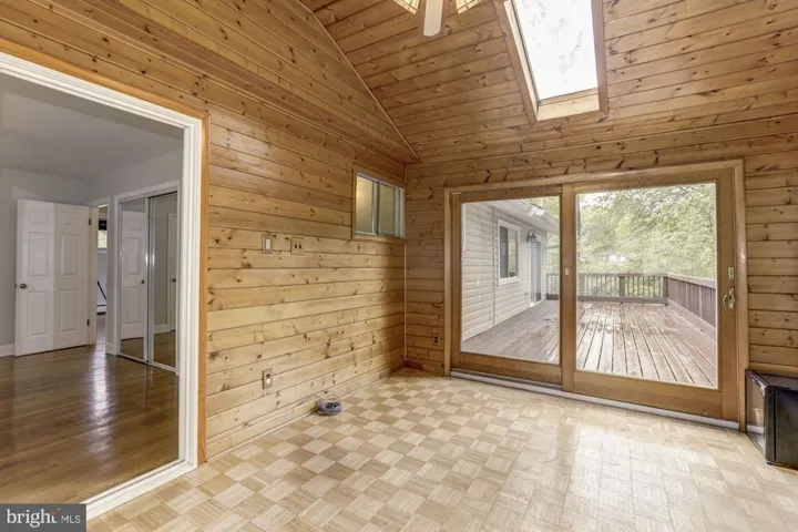 10136 Spring Lake Ter, Fairfax, Virginia 22030