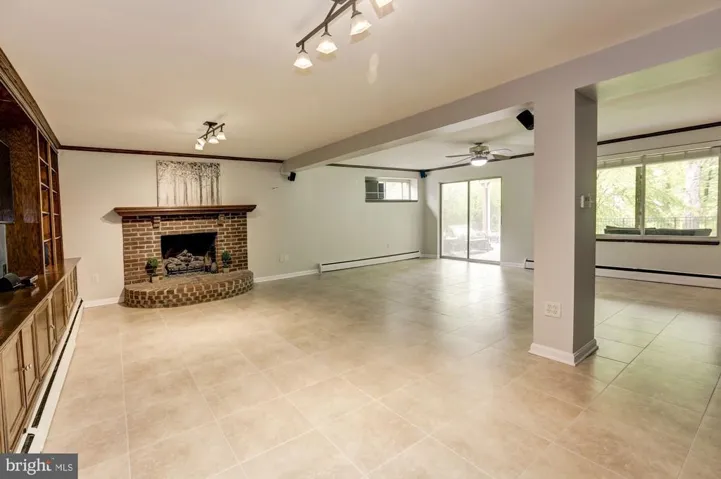 10136 Spring Lake Ter, Fairfax, Virginia 22030