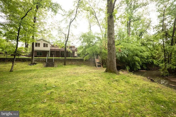 10136 Spring Lake Ter, Fairfax, Virginia 22030