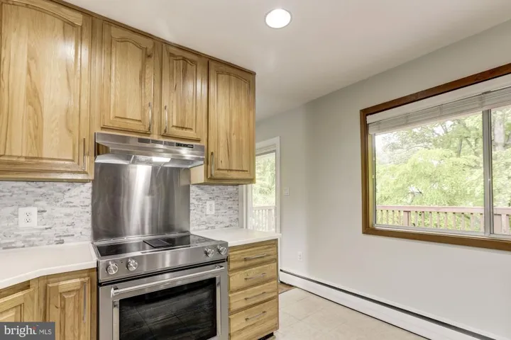 10136 Spring Lake Ter, Fairfax, Virginia 22030