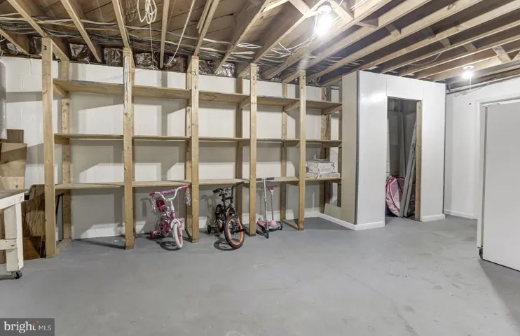 10136 Spring Lake Ter, Fairfax, Virginia 22030