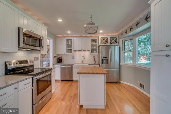 3820 Shelley Ln, Annandale, Virginia 22003