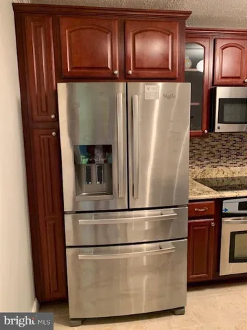 205 Yoakum Pkwy #1206, Alexandria, Virginia 22304