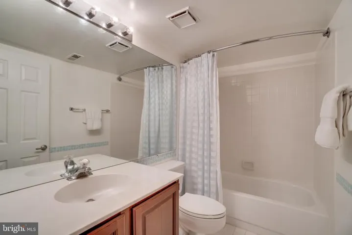 3817 Parkland Dr, Fairfax, Virginia 22033
