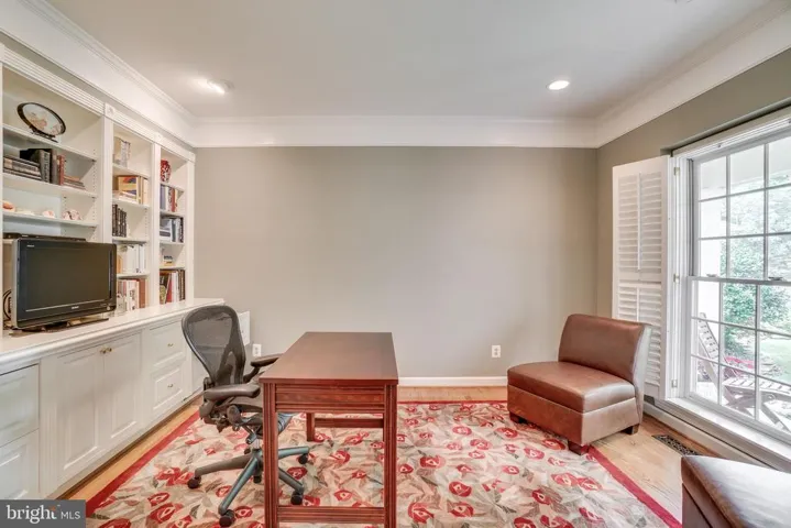 3817 Parkland Dr, Fairfax, Virginia 22033
