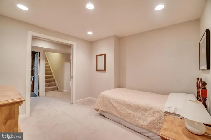 3817 Parkland Dr, Fairfax, Virginia 22033