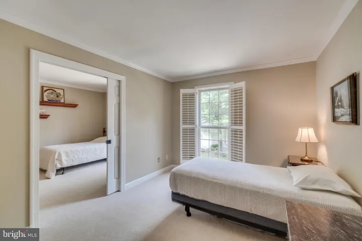 3817 Parkland Dr, Fairfax, Virginia 22033