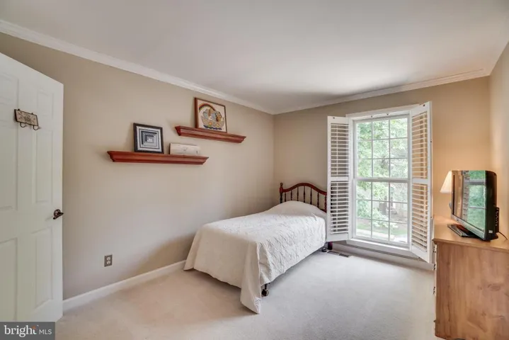 3817 Parkland Dr, Fairfax, Virginia 22033