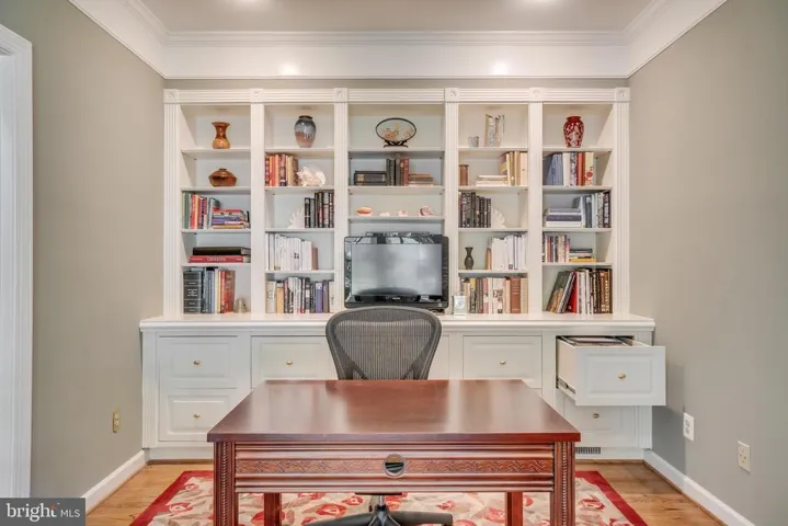 3817 Parkland Dr, Fairfax, Virginia 22033