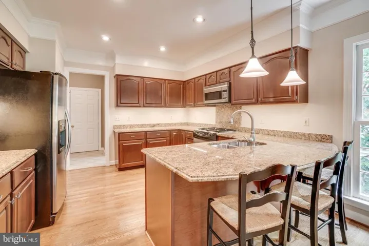 3817 Parkland Dr, Fairfax, Virginia 22033