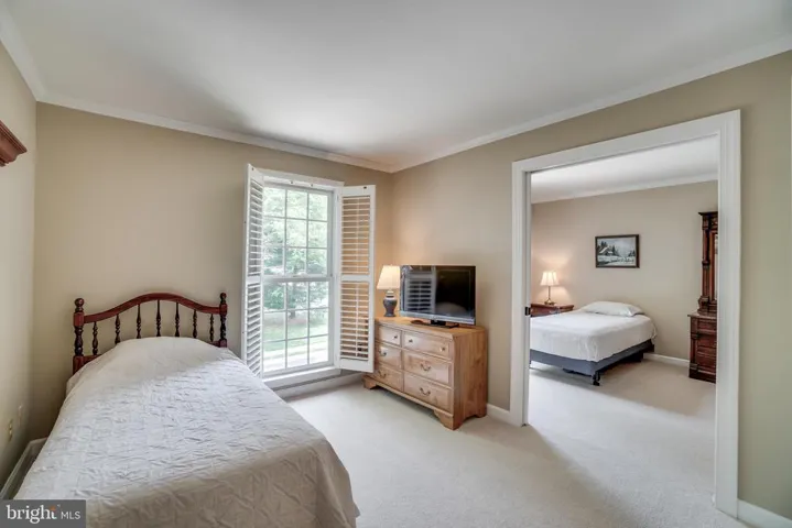 3817 Parkland Dr, Fairfax, Virginia 22033