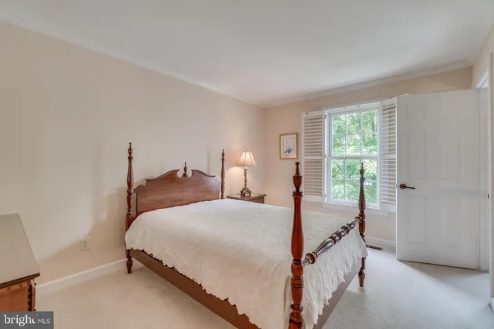 3817 Parkland Dr, Fairfax, Virginia 22033