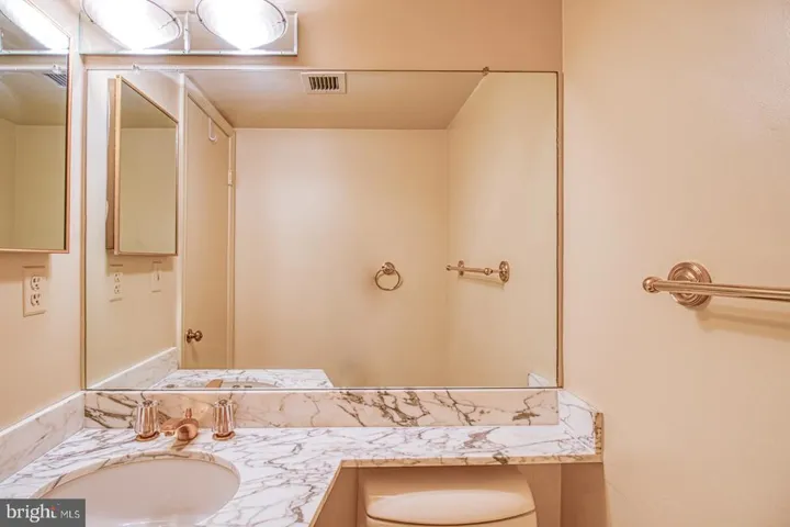 1101 S Arlington Ridge Rd #1001, Arlington, Virginia 22202