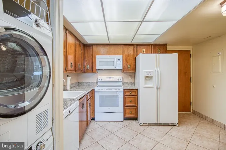 1101 S Arlington Ridge Rd #1001, Arlington, Virginia 22202