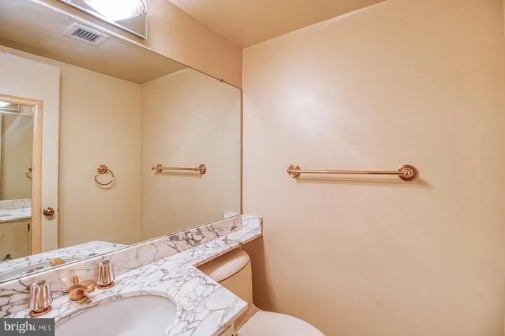 1101 S Arlington Ridge Rd #1001, Arlington, Virginia 22202