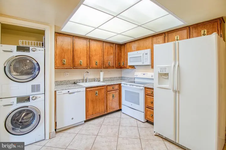 1101 S Arlington Ridge Rd #1001, Arlington, Virginia 22202