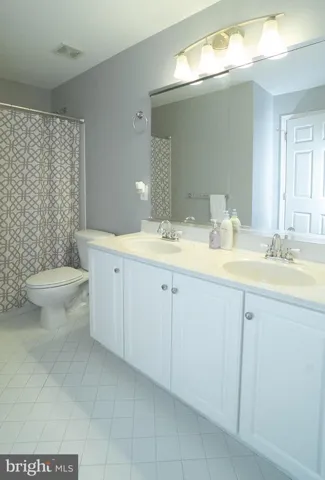 25671 Tremaine Ter, Chantilly, Virginia 20152