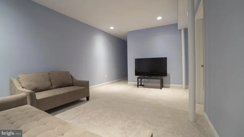 25671 Tremaine Ter, Chantilly, Virginia 20152