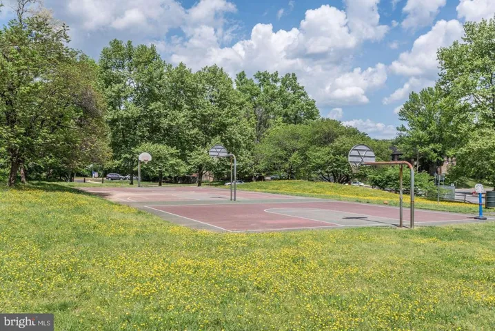 10302 Appalachian Cir #8-206, Oakton, Virginia 22124