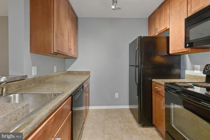 10302 Appalachian Cir #8-206, Oakton, Virginia 22124