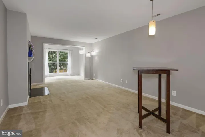 10302 Appalachian Cir #8-206, Oakton, Virginia 22124