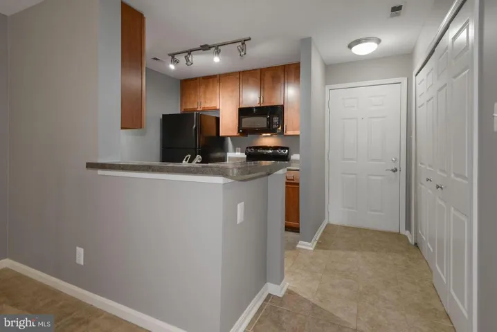 10302 Appalachian Cir #8-206, Oakton, Virginia 22124