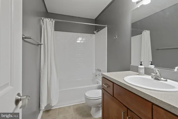 10302 Appalachian Cir #8-206, Oakton, Virginia 22124