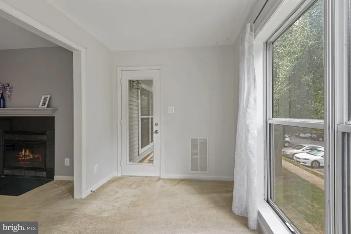 10302 Appalachian Cir #8-206, Oakton, Virginia 22124