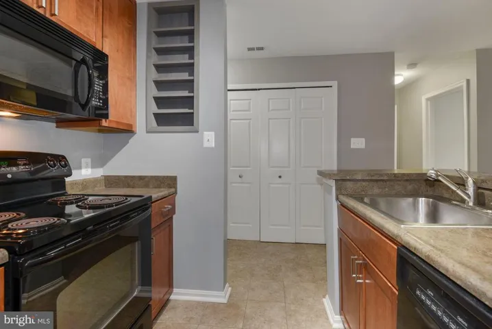 10302 Appalachian Cir #8-206, Oakton, Virginia 22124