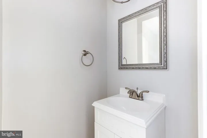 5509 Independence Cir, Alexandria, Virginia 22312