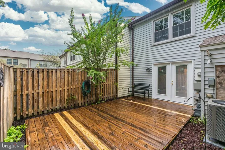 5509 Independence Cir, Alexandria, Virginia 22312