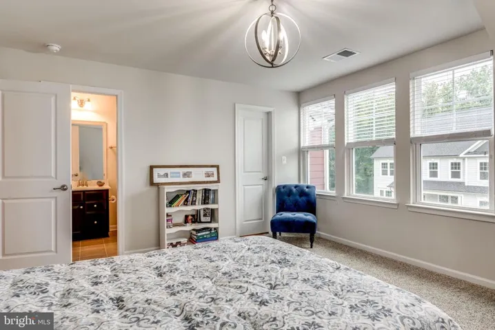 2082 Twin Six Ln, Dumfries, Virginia 22026