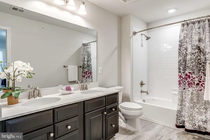 2082 Twin Six Ln, Dumfries, Virginia 22026