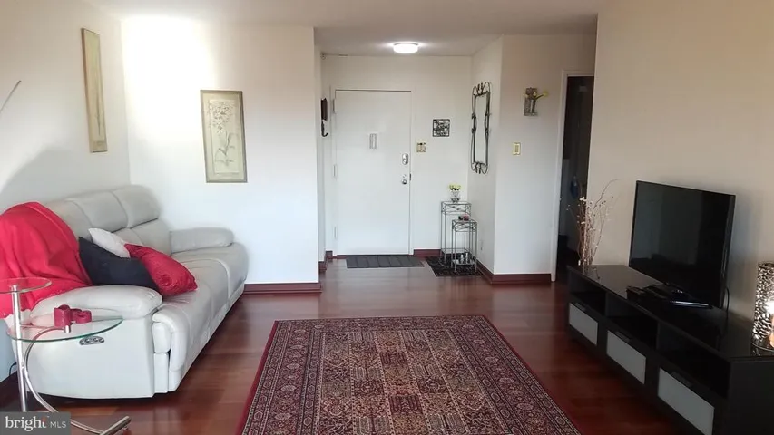 307 Yoakum Pkwy #1722, Alexandria, Virginia 22304