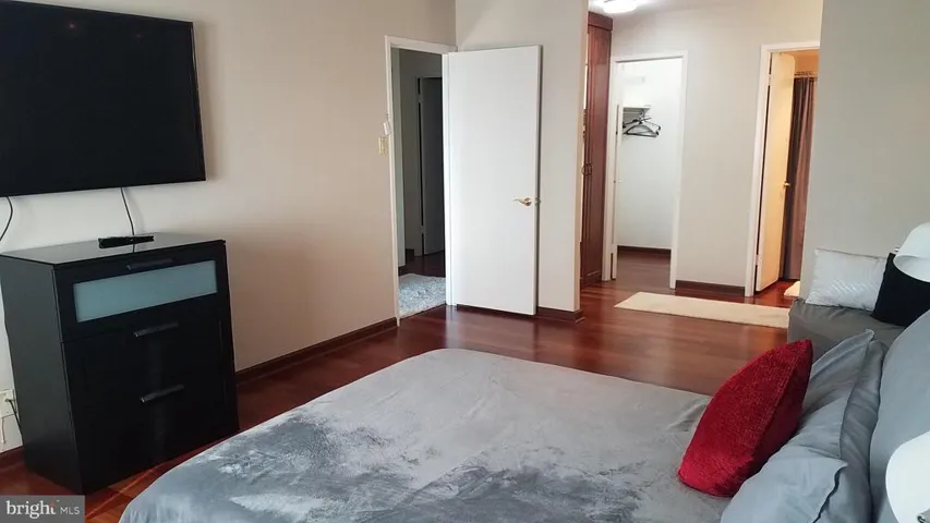 307 Yoakum Pkwy #1722, Alexandria, Virginia 22304